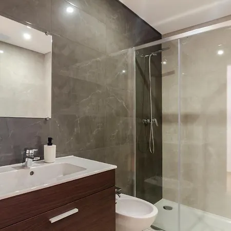 North Breeze - 2 Bedroom With Rooftop Pool * Nazaré