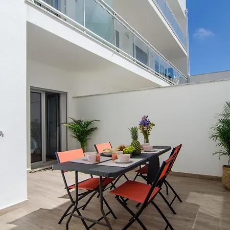 Daire North Breeze - 2 Bedroom With Rooftop Pool Nazaré