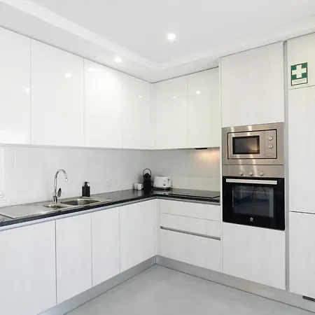 North Breeze - 2 Bedroom With Rooftop Pool Daire *