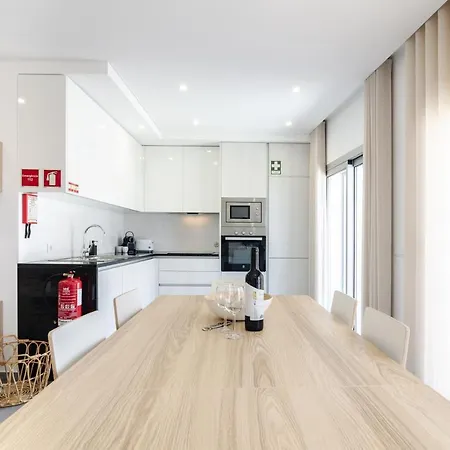 Appartamento North Breeze - 2 Bedroom With Rooftop Pool *