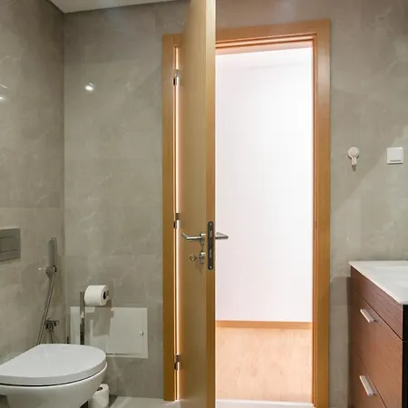 North Breeze - 2 Bedroom With Rooftop Pool Nazaré