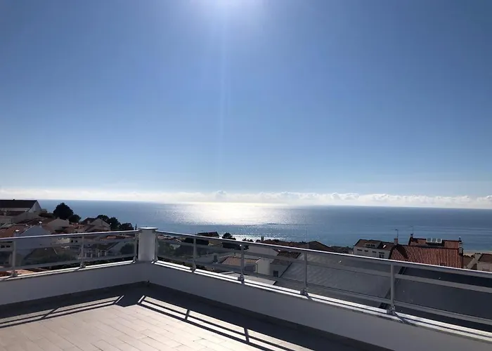 North Breeze - 2 Bedroom With Rooftop Pool