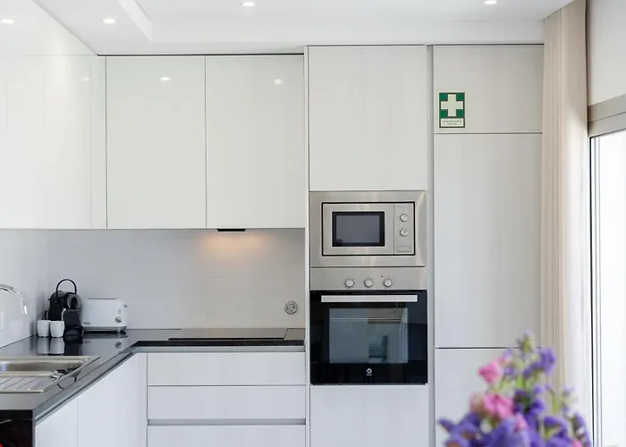 Apartament North Breeze - 2 Bedroom With Rooftop Pool *